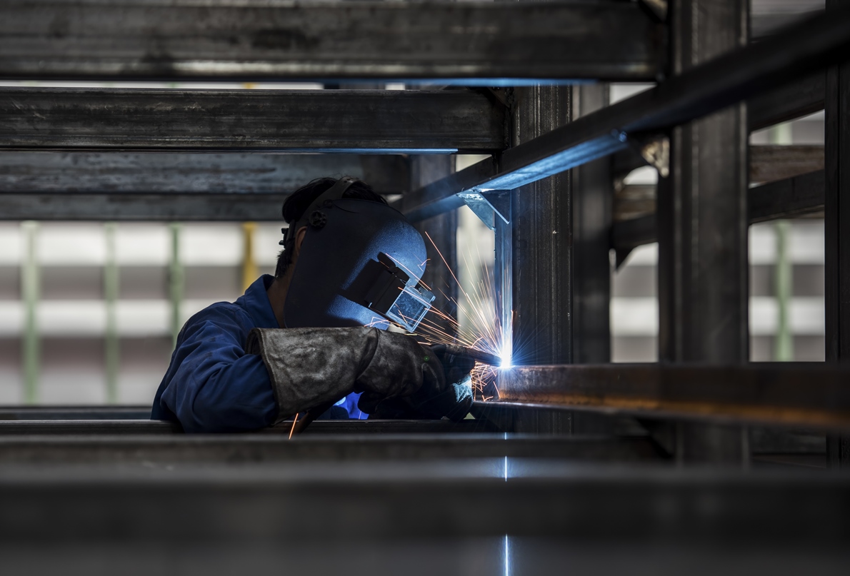 Fabricarea si montajul structurilor metalice utilizand cea mai avansata tehnologie din domeniu